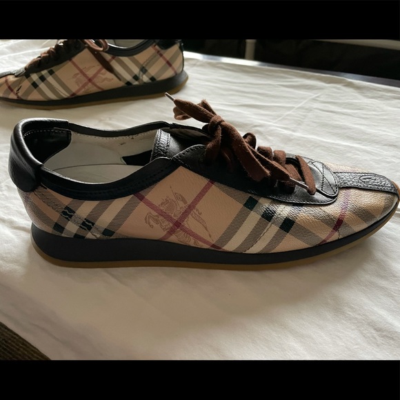 Burberry London Women’s Sneakers - Picture 7 of 12